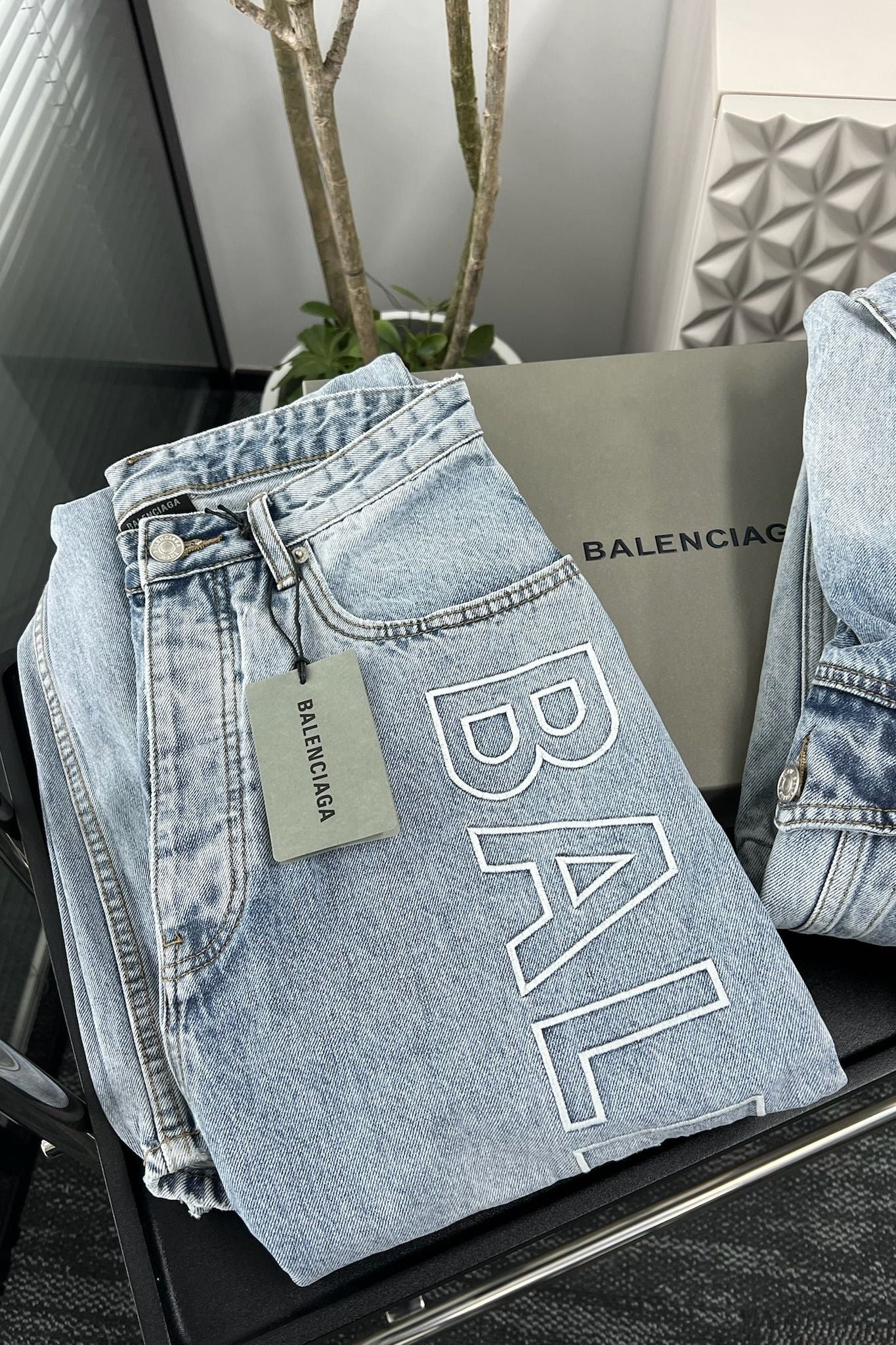 Women's High-Waisted Jeans