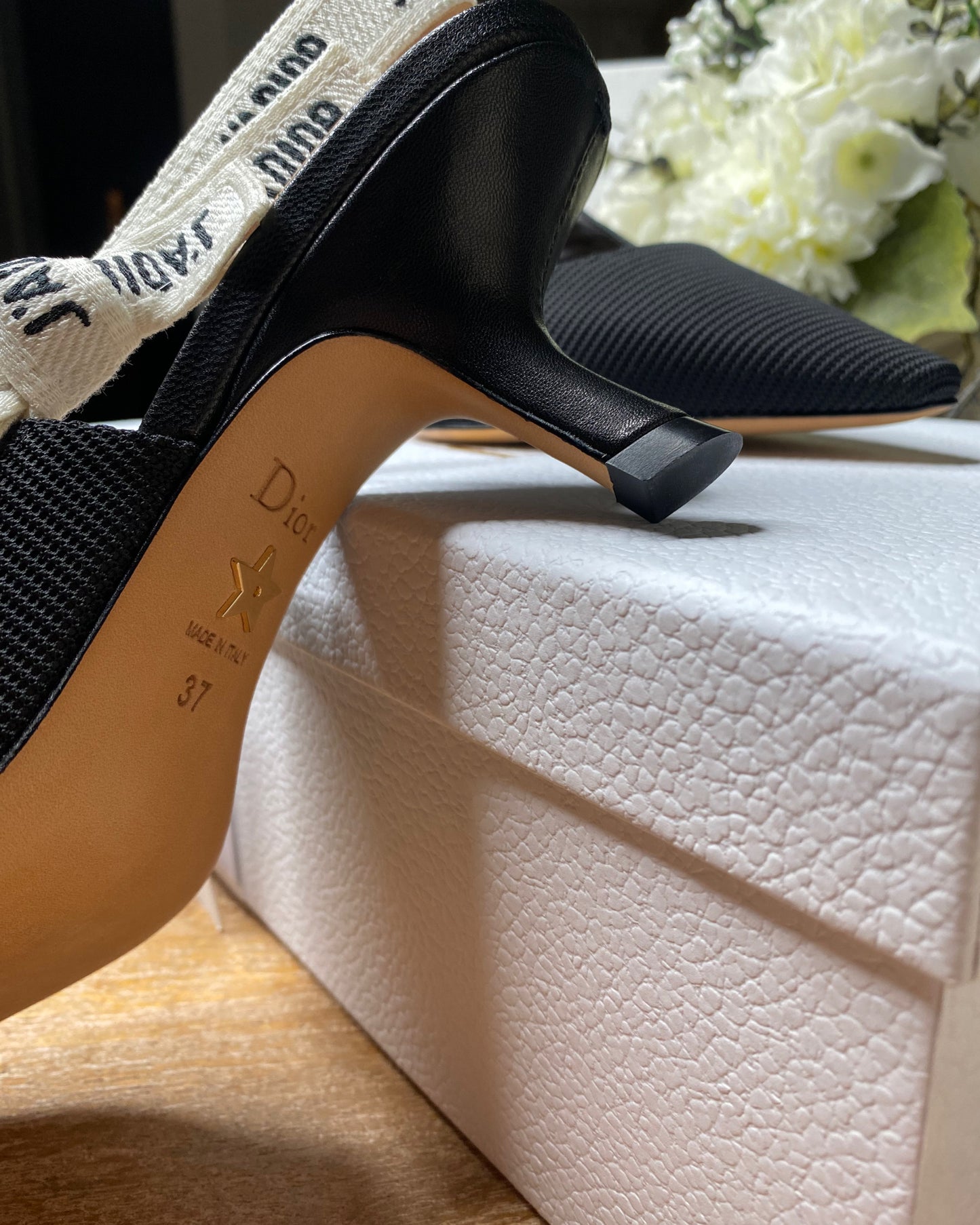 0426D-Slingback Pump