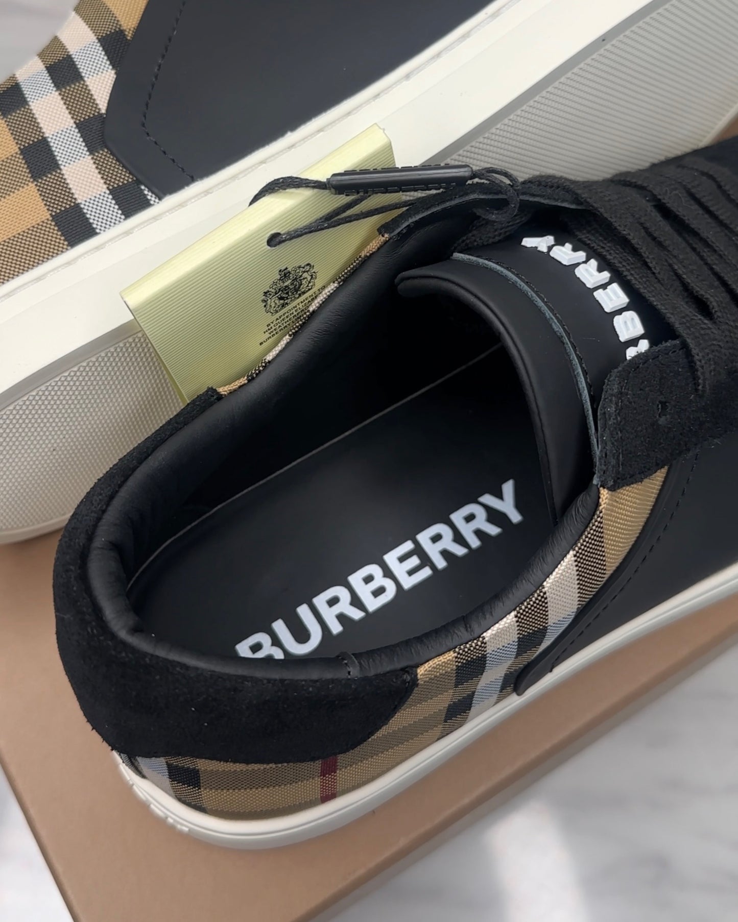 1526B-Men's Low-Top Sneakers