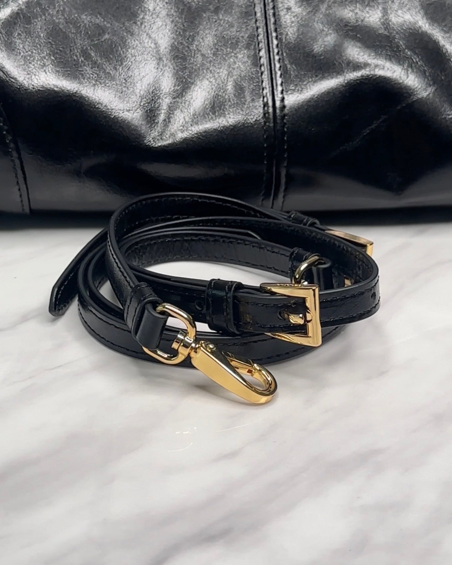1926P-Black Medium Handbag