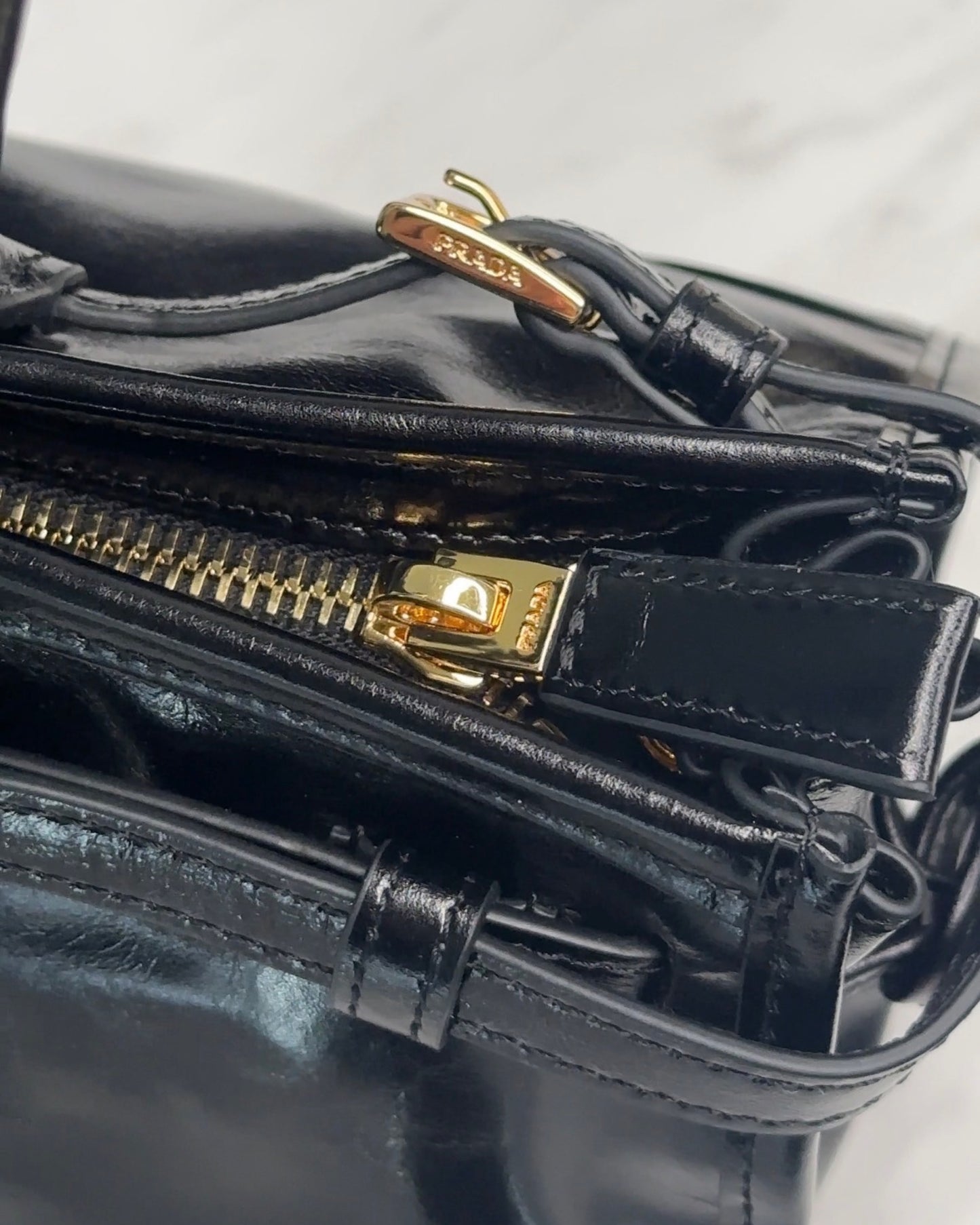 1926P-Black Medium Handbag