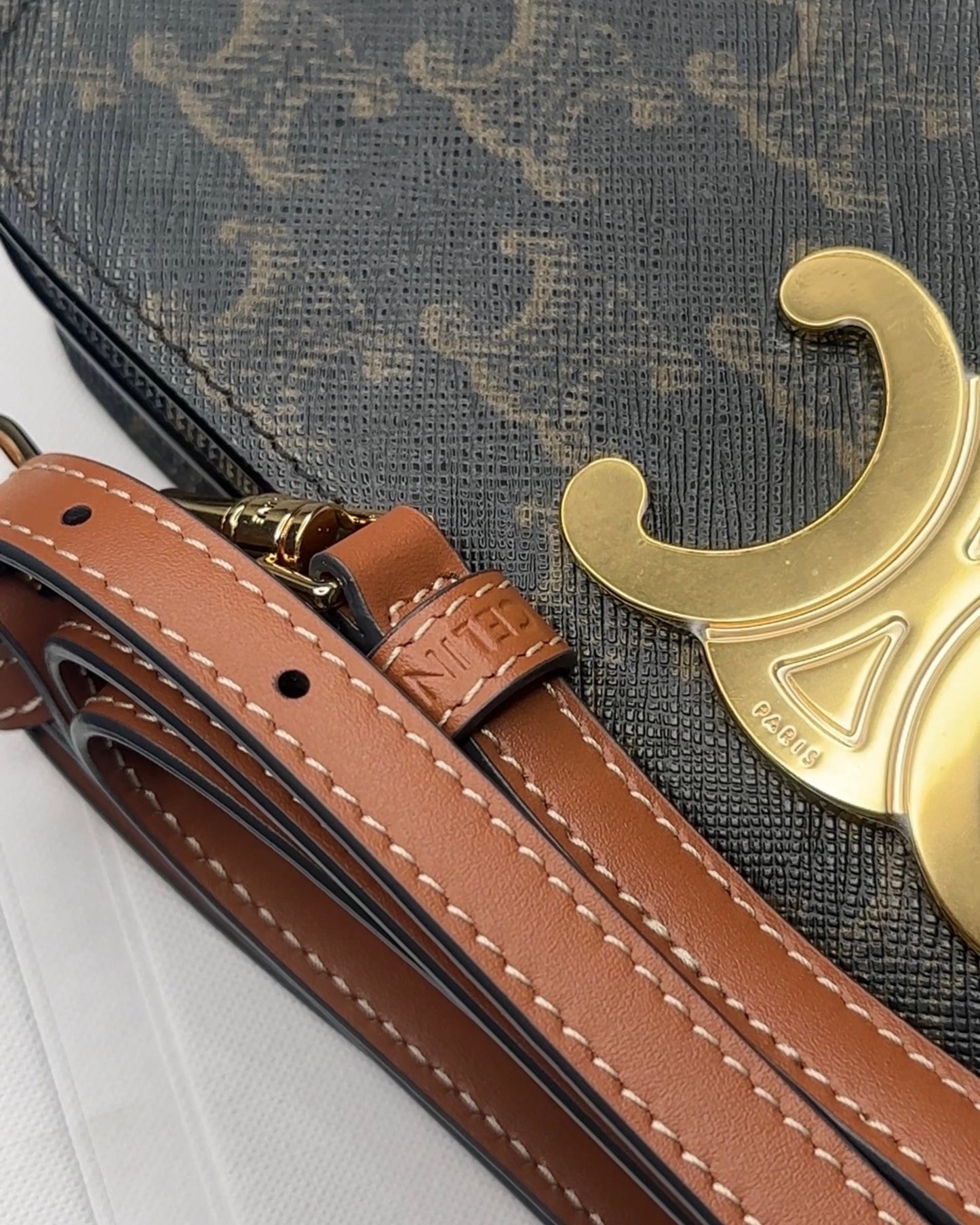 1726C-Multipochette Tan